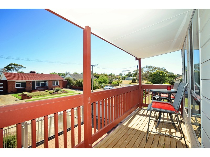2 Cutmore Street, O’sullivan Beach SA 5166