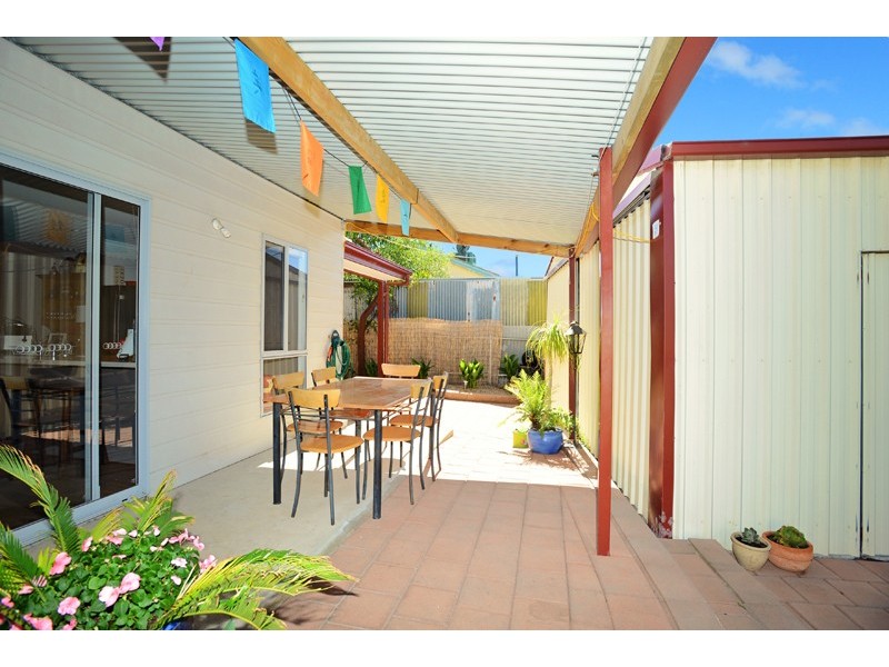 2 Cutmore Street, O’sullivan Beach SA 5166