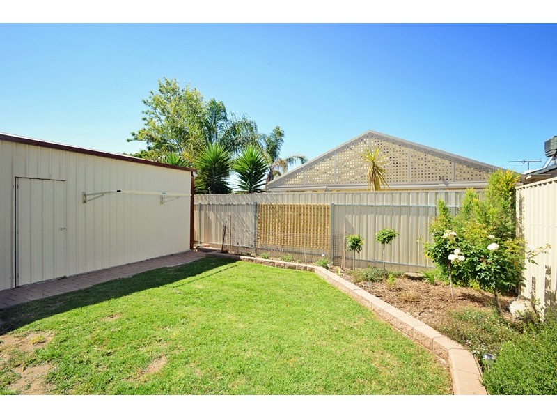 2 Cutmore Street, O’sullivan Beach SA 5166