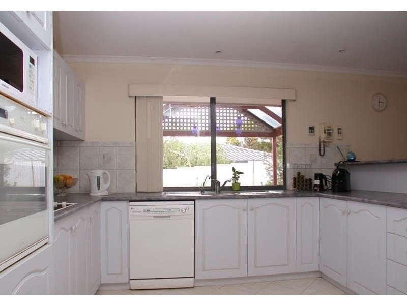 60 River Road, Port Noarlunga SA 5167