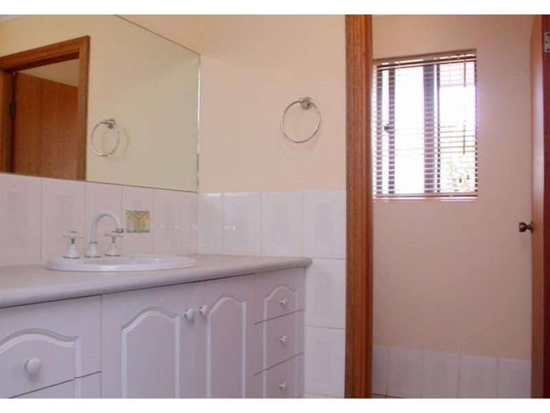 60 River Road, Port Noarlunga SA 5167