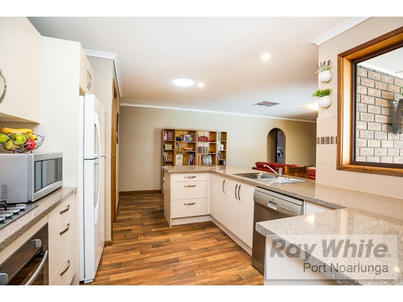 28 Woodcroft Drive, Morphett Vale SA 5162