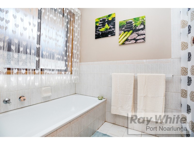 28 Woodcroft Drive, Morphett Vale SA 5162