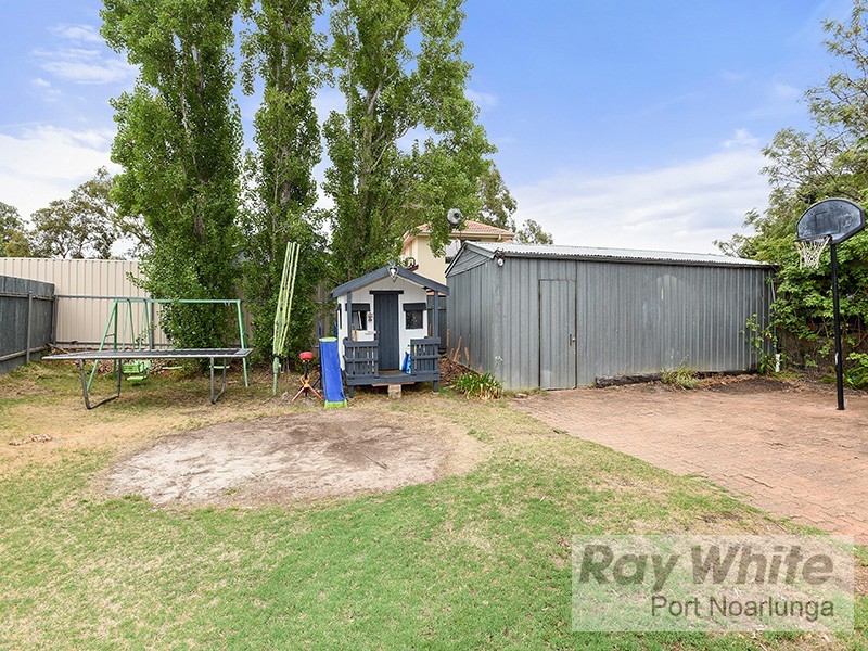 11 Gundowringa Avenue, Happy Valley SA 5159