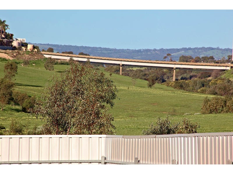 1 Domain Street, Moana SA 5169