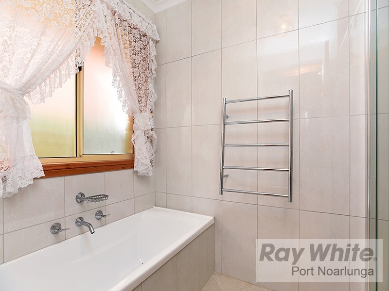 26 Elberry Close, Moana SA 5169