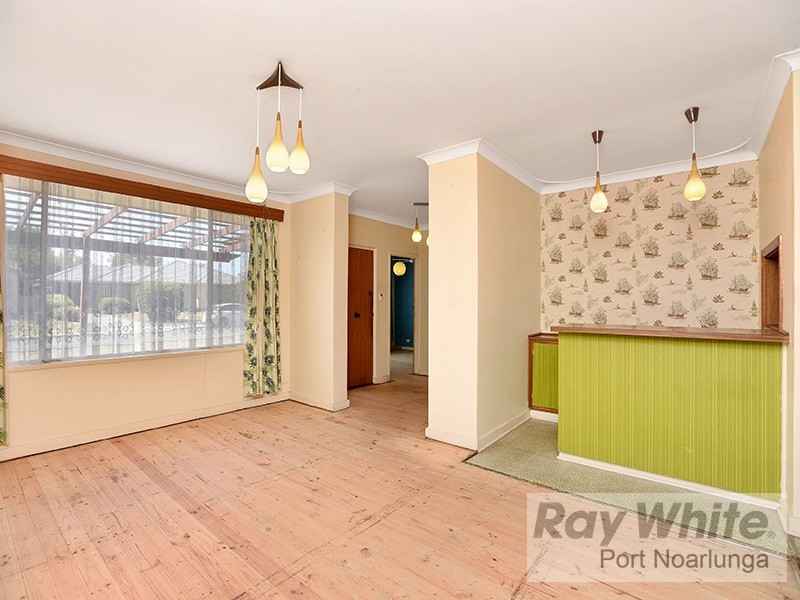 33 Salisbury Avenue, Morphett Vale SA 5162