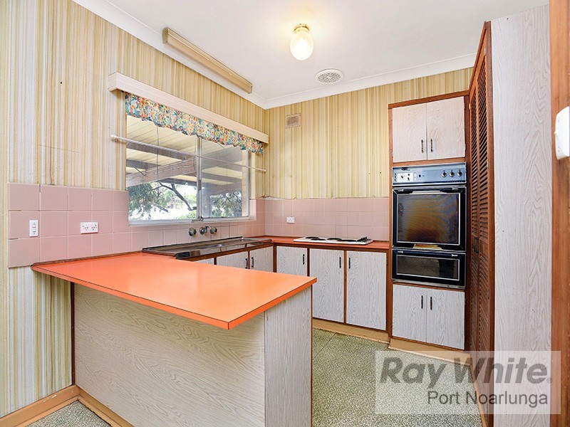 33 Salisbury Avenue, Morphett Vale SA 5162