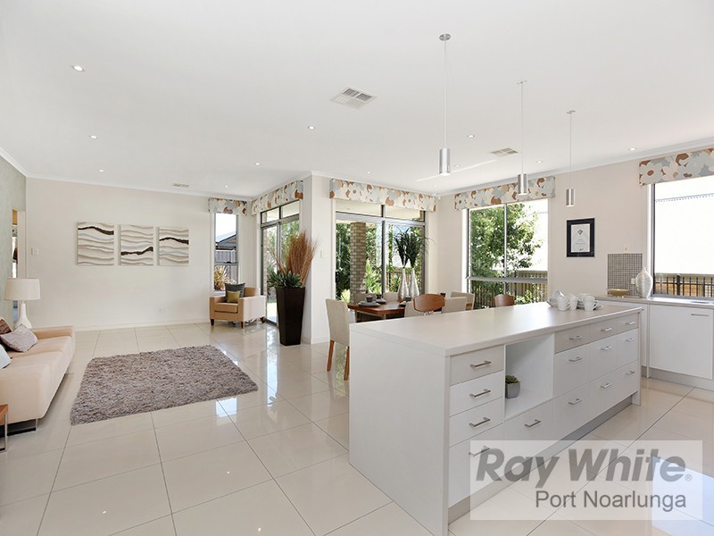 10 Esperance Boulevard, Seaford Rise SA 5169