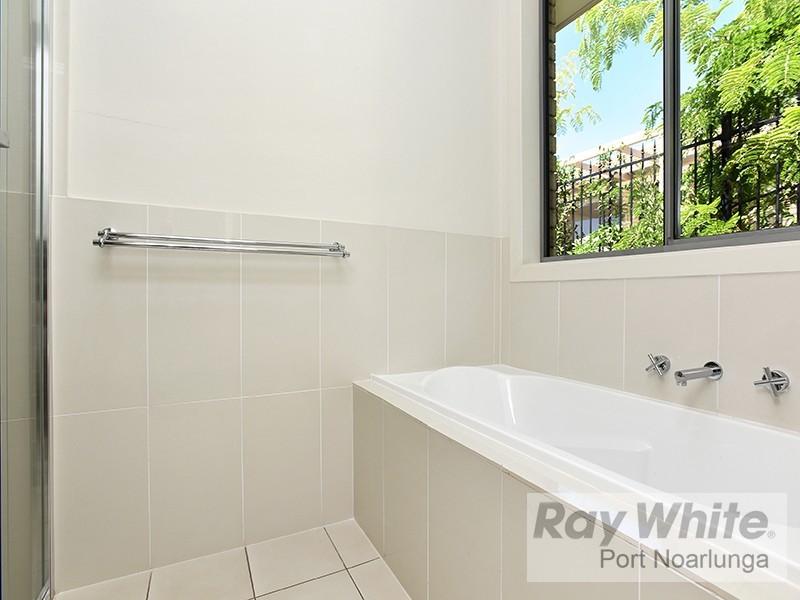 10 Esperance Boulevard, Seaford Rise SA 5169