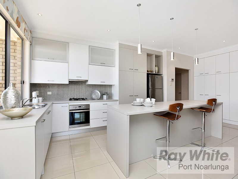10 Esperance Boulevard, Seaford Rise SA 5169