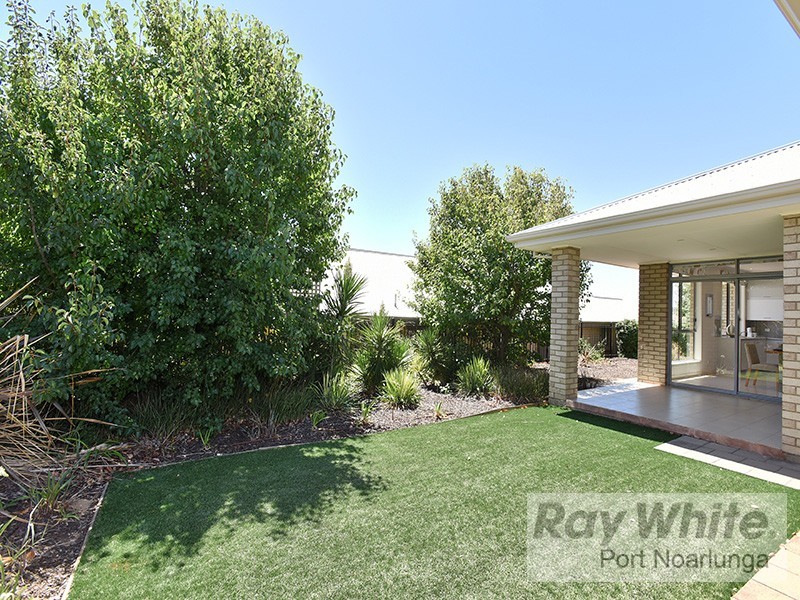 10 Esperance Boulevard, Seaford Rise SA 5169
