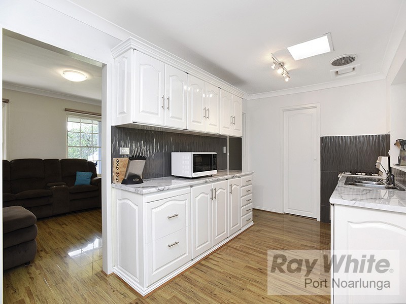 32 Carbenet Drive, Hackham SA 5163