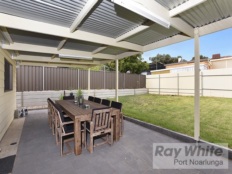 32 Carbenet Drive, Hackham SA 5163