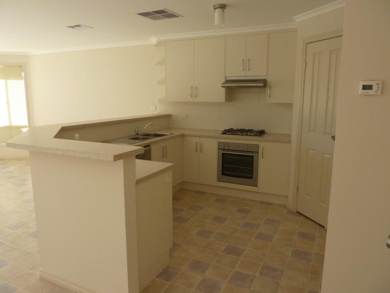 9 Dodd  Avenue, Port Noarlunga SA 5167