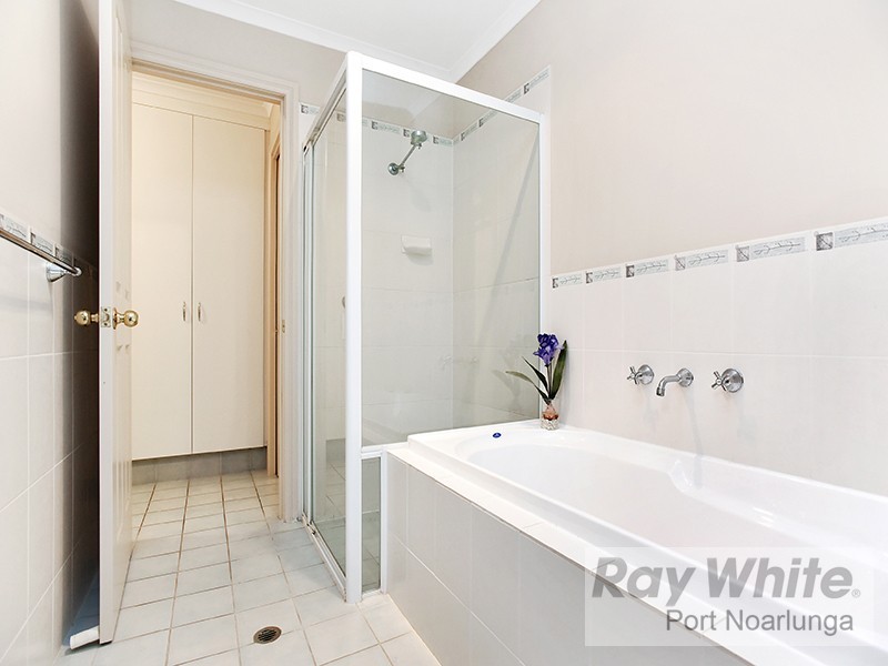 2 Erebus Glen, Hallett Cove SA 5158