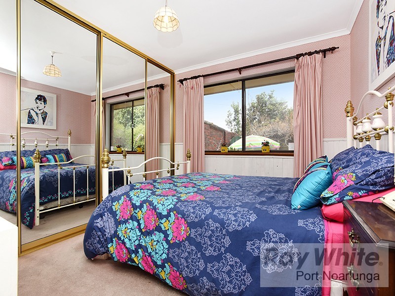 52 Kalgoorlie Avenue, Port Noarlunga South SA 5167