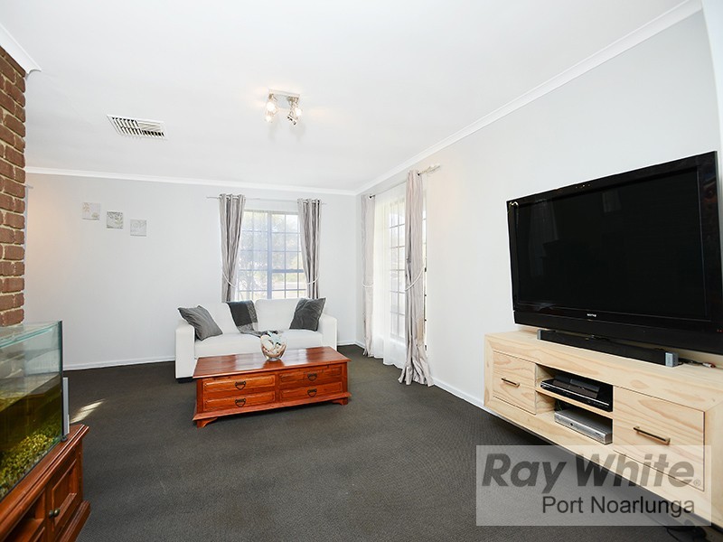 19 Leane Street, Huntfield Heights SA 5163