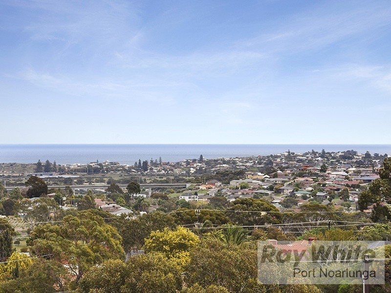 3 Clarke Crescent, Huntfield Heights SA 5163