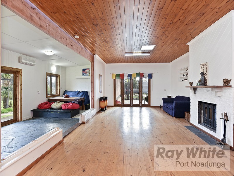 24 Griffiths Drive, Moana SA 5169