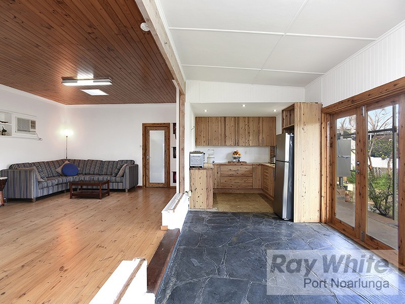 24 Griffiths Drive, Moana SA 5169