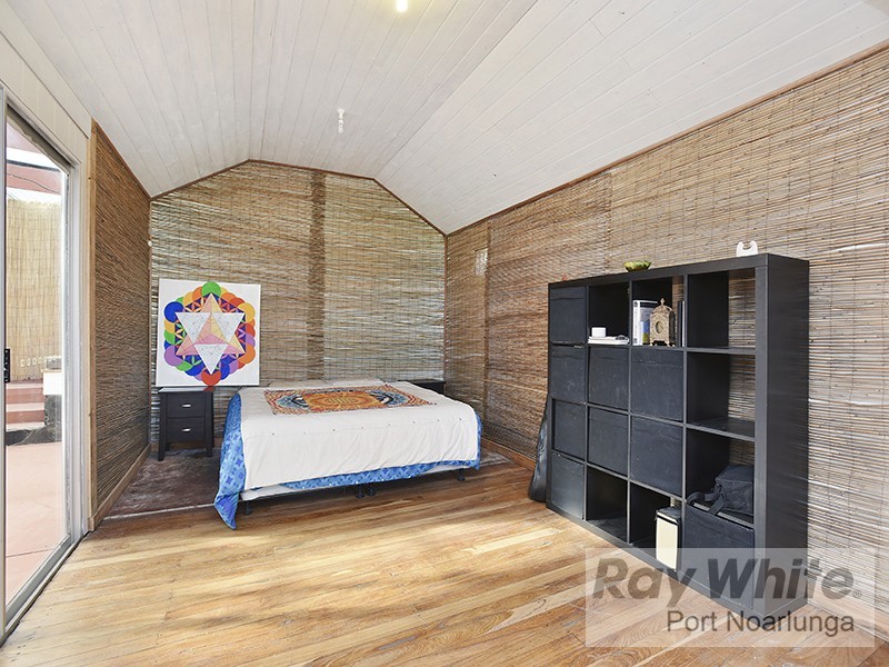 24 Griffiths Drive, Moana SA 5169