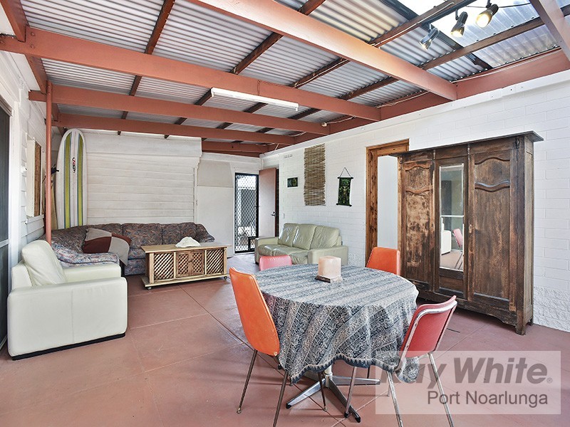 24 Griffiths Drive, Moana SA 5169