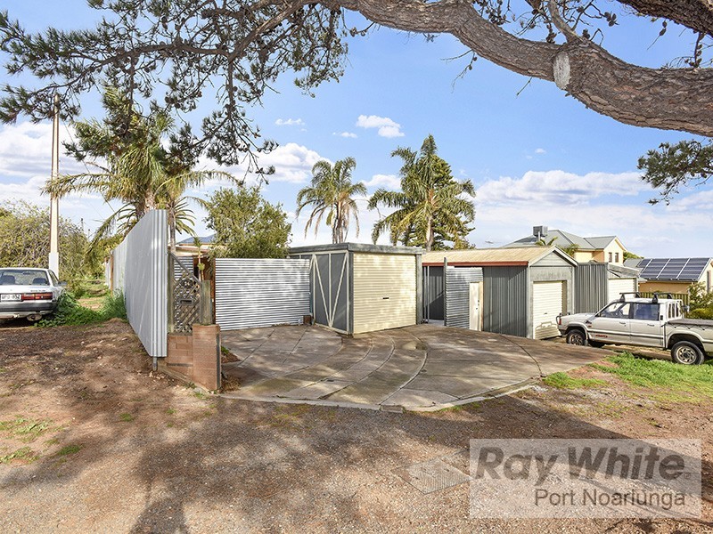24 Griffiths Drive, Moana SA 5169