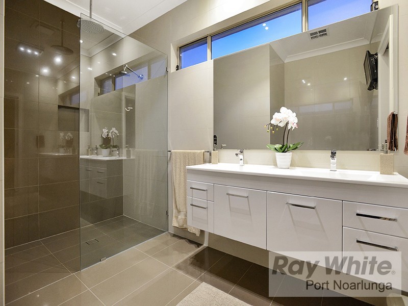 102 Excelsior Parade, Hindmarsh Island SA 5214