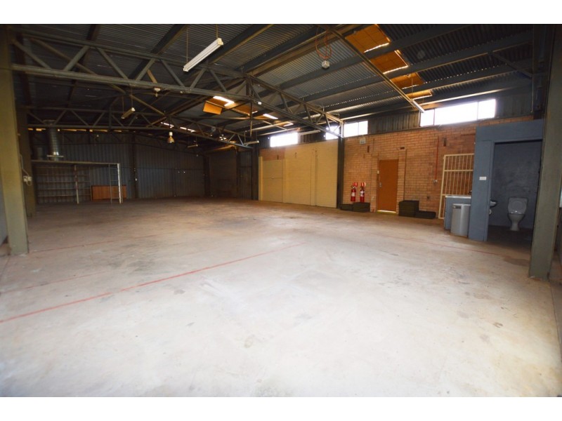 Unit 1, 9 Waddikee Road, Lonsdale SA 5160