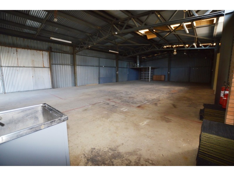 Unit 1, 9 Waddikee Road, Lonsdale SA 5160