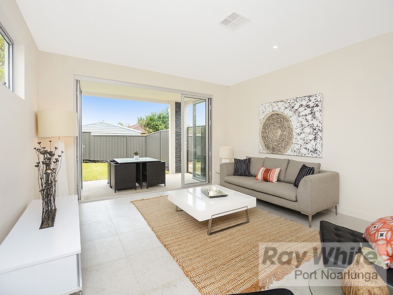 77 Kalgoorlie Avenue, Port Noarlunga South SA 5167