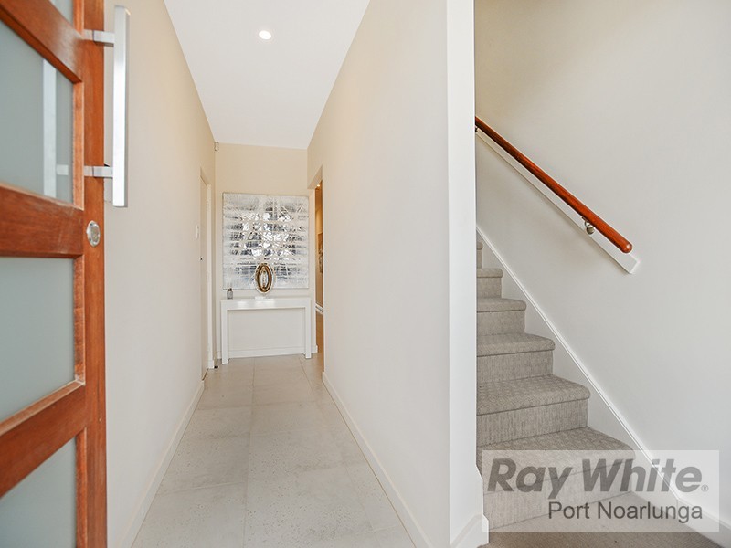 77 Kalgoorlie Avenue, Port Noarlunga South SA 5167