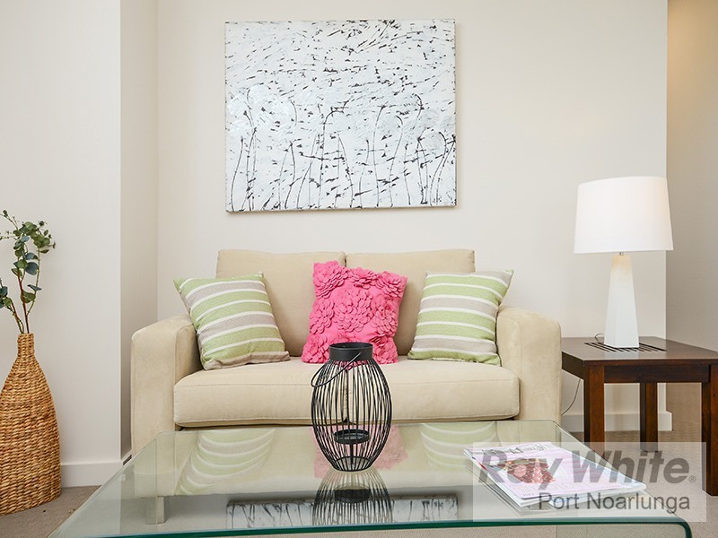 77 Kalgoorlie Avenue, Port Noarlunga South SA 5167