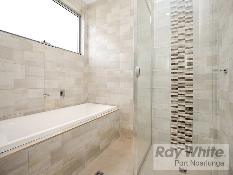 77 Kalgoorlie Avenue, Port Noarlunga South SA 5167