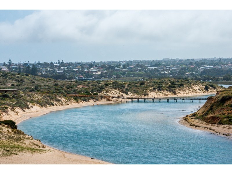 77 Kalgoorlie Avenue, Port Noarlunga South SA 5167