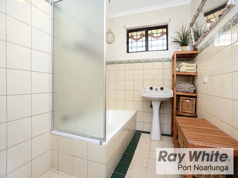 8 Cliff Avenue, Port Noarlunga South SA 5167