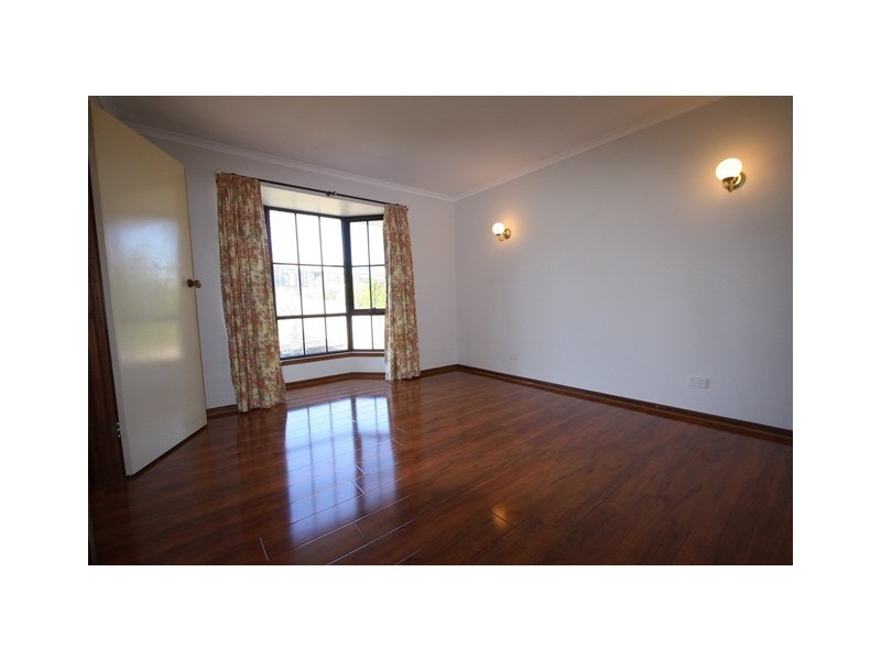 35 Kurrambi Crescent, Hallett Cove SA 5158