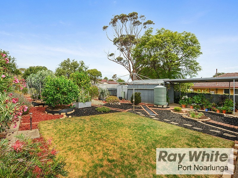 40 McKinna Road, Christie Downs SA 5164