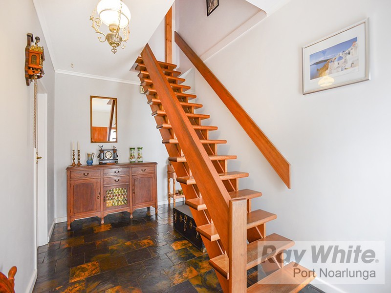 6 McRae Road, Port Noarlunga South SA 5167