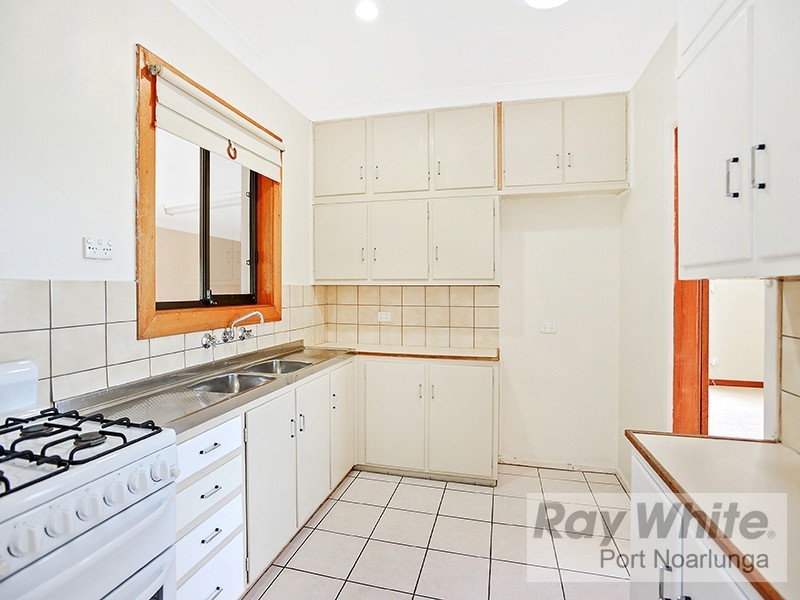 11 Woocalla Street, O’sullivan Beach SA 5166