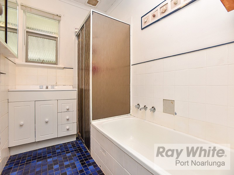 11 Gundowringa Road, Happy Valley SA 5159