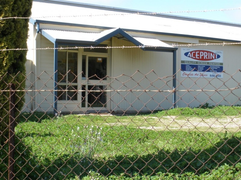 2 Samuel Street, Hackham SA 5163