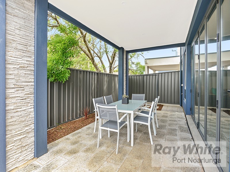 16 18 20 and 22 Vernon Street, Port Noarlunga South SA 5167