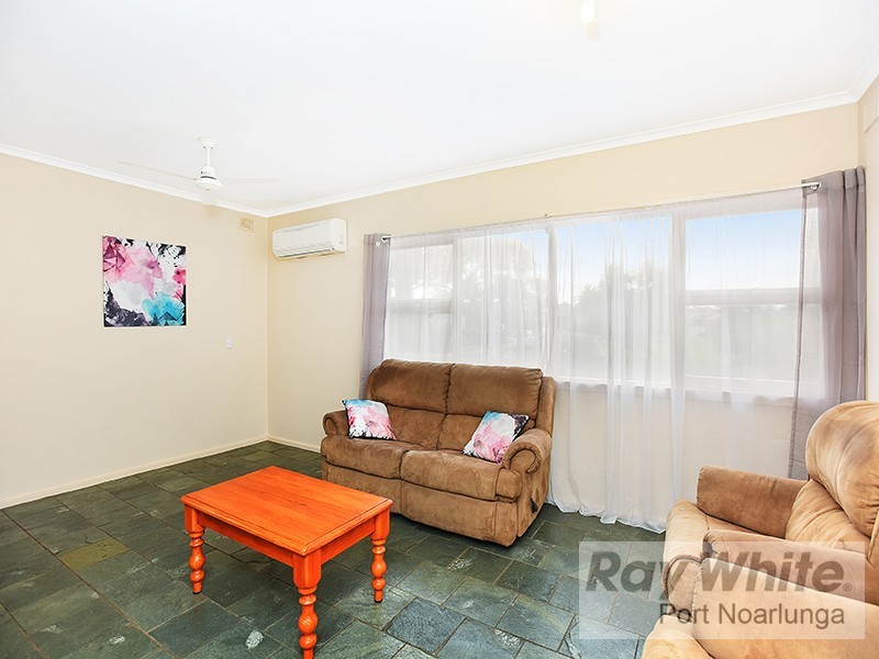 7 Cutmore Street, O’sullivan Beach SA 5166