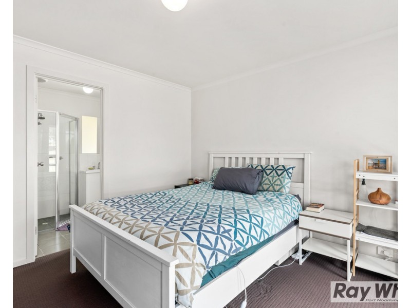 8 Karyn Crescent, Morphett Vale SA 5162