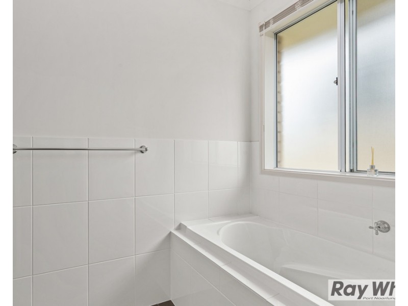 8 Karyn Crescent, Morphett Vale SA 5162