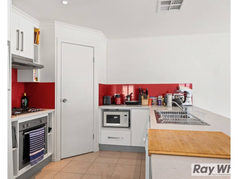 8 Karyn Crescent, Morphett Vale SA 5162