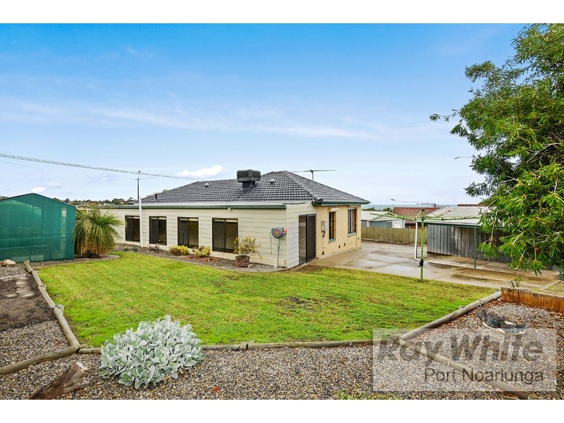 11 Woocalla Street, O’sullivan Beach SA 5166