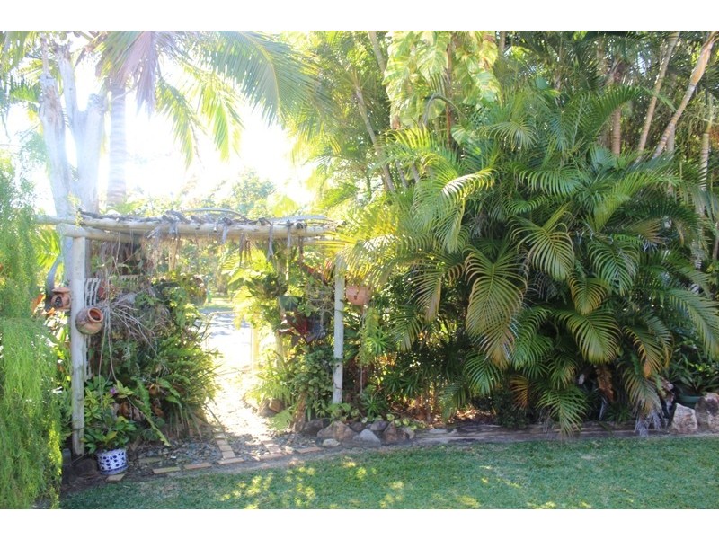 1 Blue Beach Blvd, Haliday Bay QLD 4740